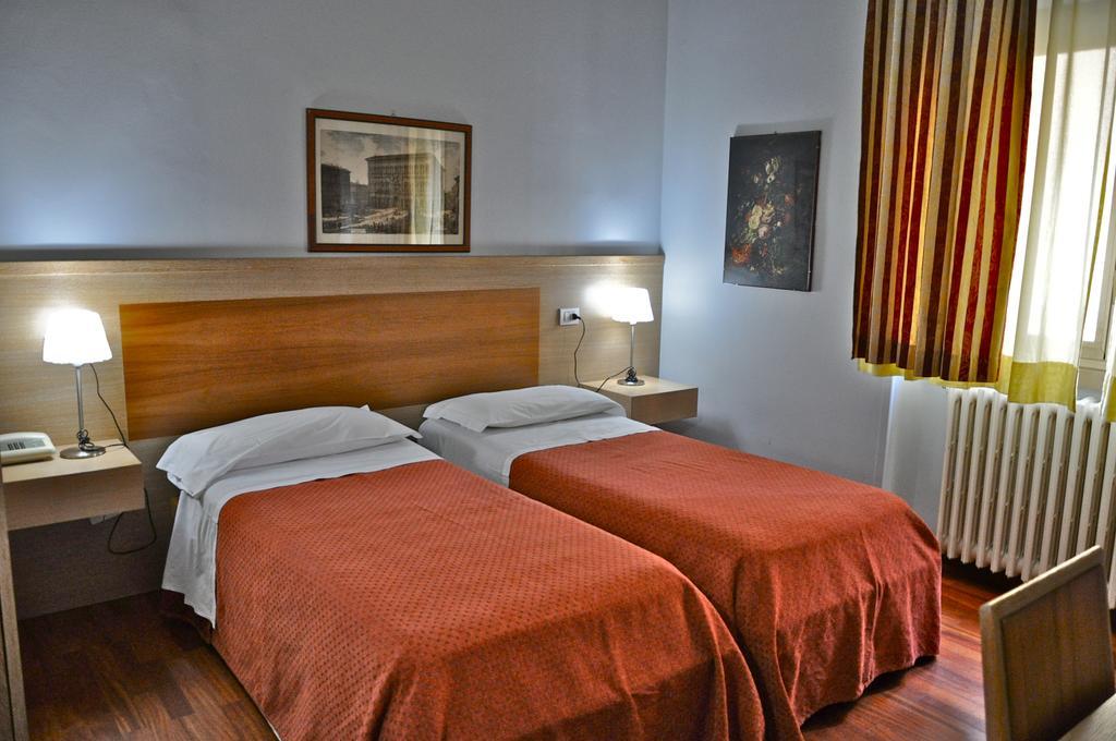 Twin Room,321959137:JPEG